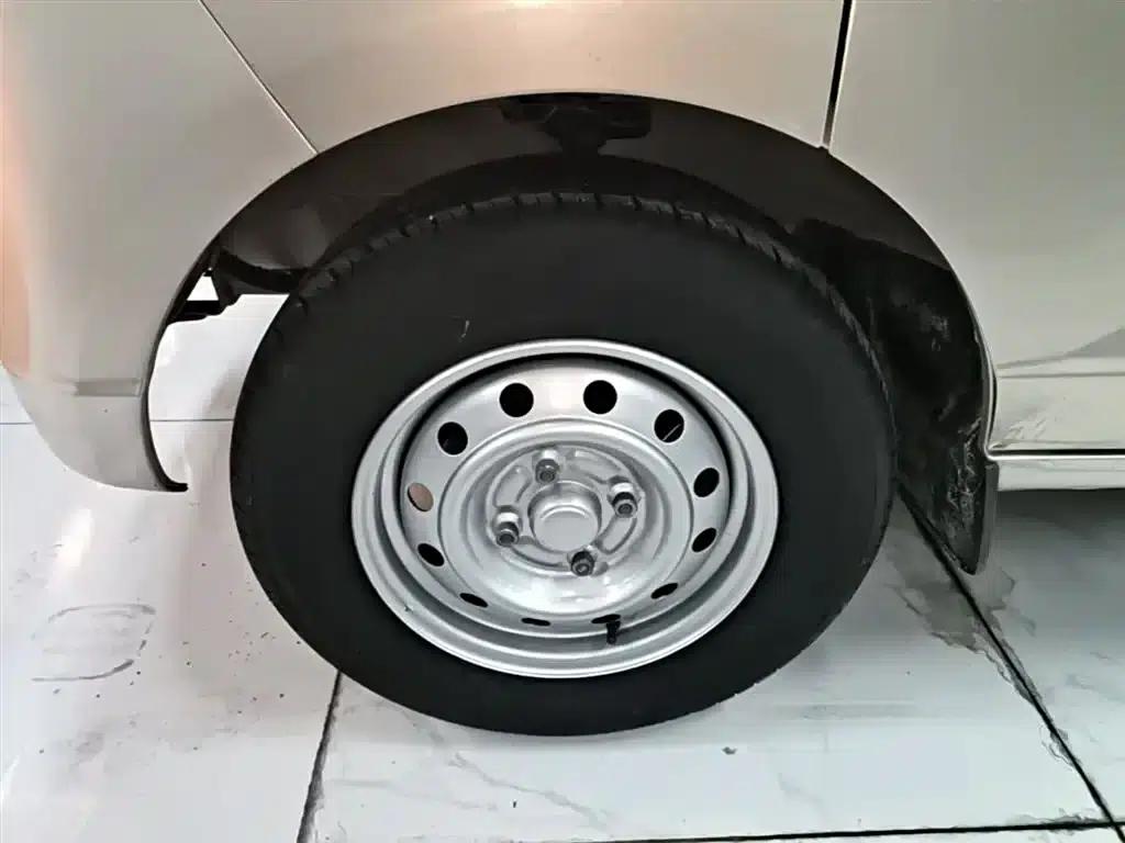 Wuling Rongguang S 2023 1.5L Basic Model 5/7 Seats — миниатюра 23