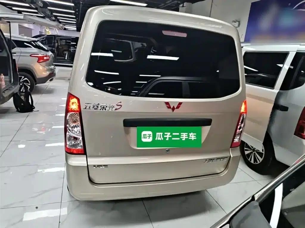 Wuling Rongguang S 2023 1.5L Basic Model 5/7 Seats — миниатюра 6