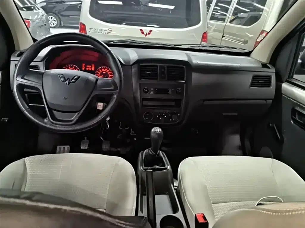 Wuling Rongguang S 2023 1.5L Basic Model 5/7 Seats — миниатюра 10