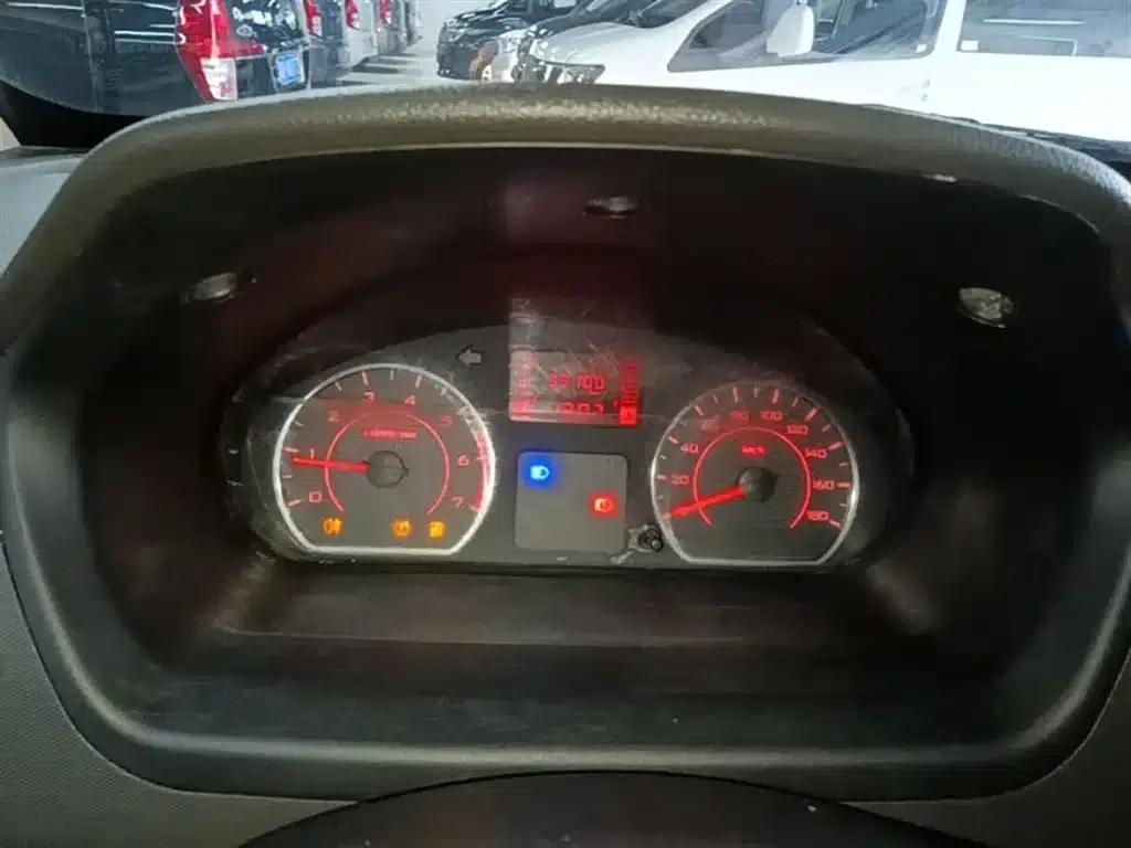 Wuling Rongguang S 2023 1.5L Basic Model 5/7 Seats — миниатюра 12
