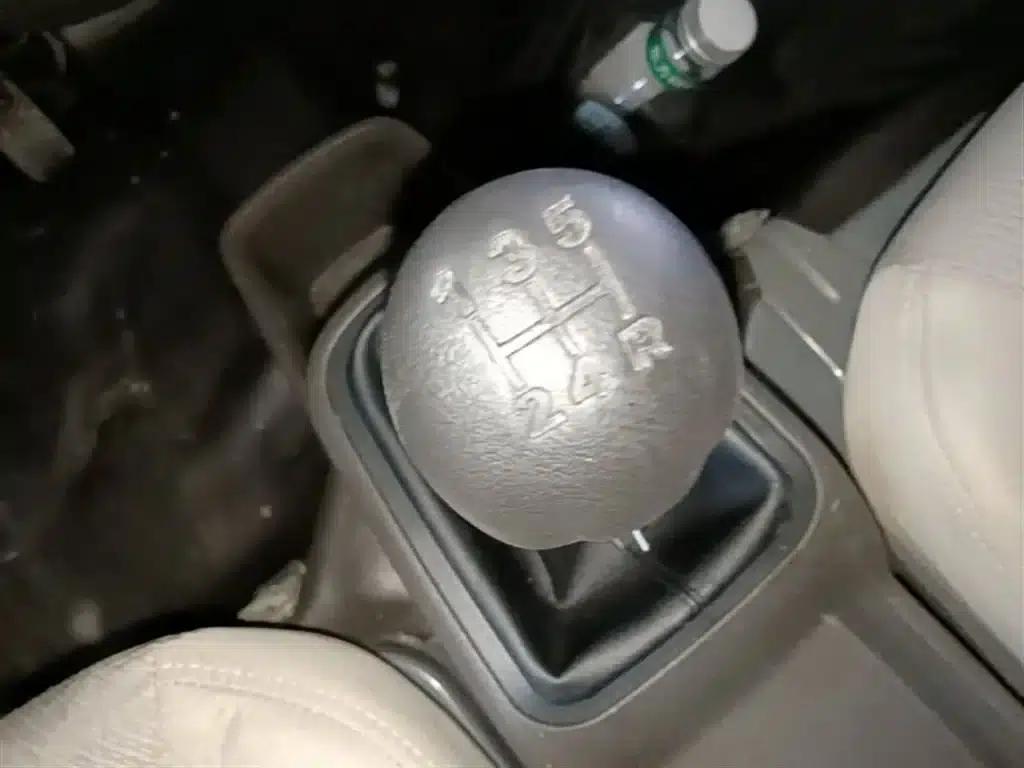 Wuling Rongguang S 2023 1.5L Basic Model 5/7 Seats — миниатюра 14