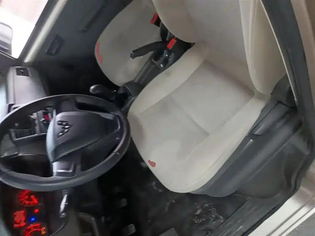 Wuling Rongguang S 2023 1.5L Basic Model 5/7 Seats — миниатюра 15