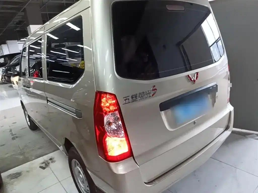 Wuling Rongguang S 2023 1.5L Basic Model 5/7 Seats — миниатюра 5