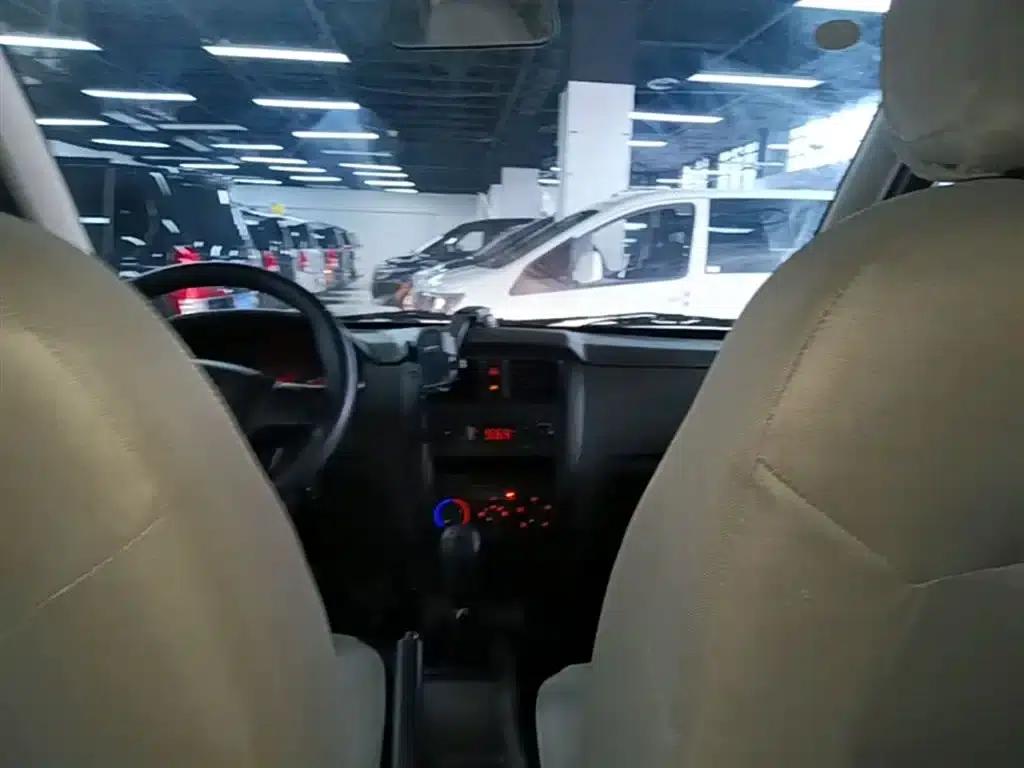 Wuling Rongguang S 2023 1.5L Basic Model 5/7 Seats — миниатюра 10