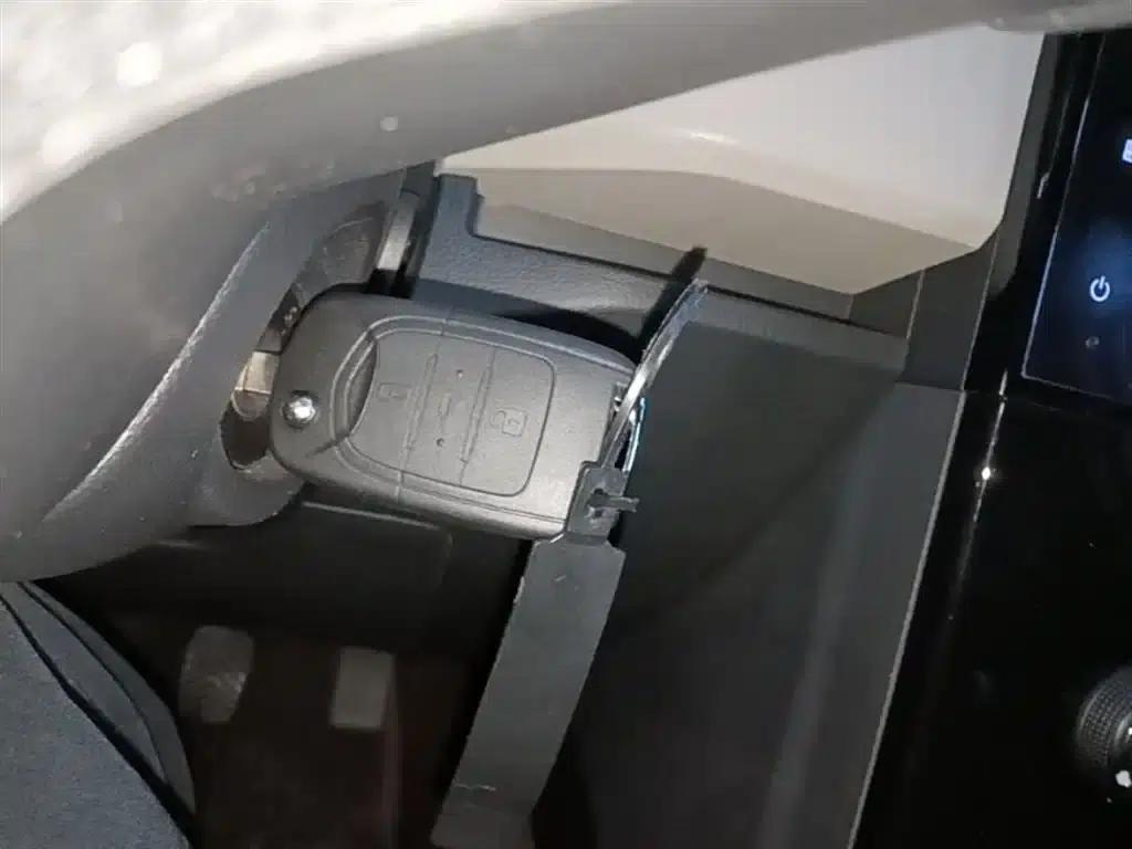Wuling Journey 2021 1.5T Manual Deluxe Edition — миниатюра 9