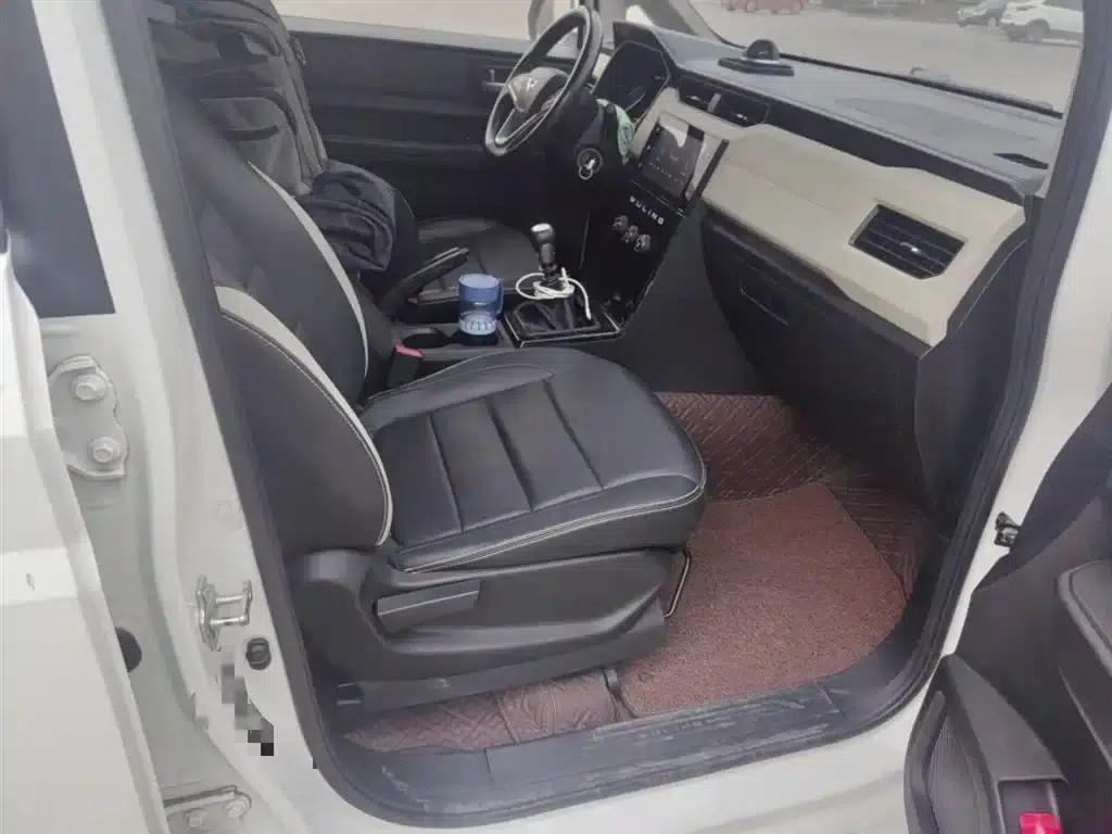 Wuling Hongguang PLUS 2019 1.5T Manual Deluxe 7-Seater — миниатюра 8