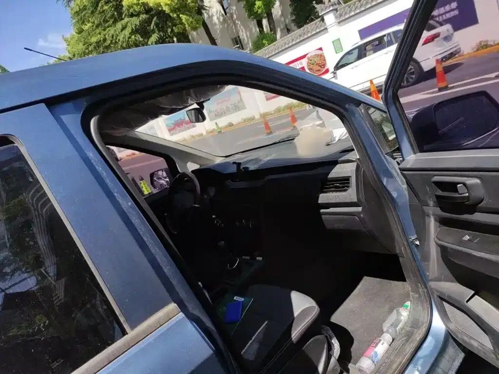 Wuling Hongguang PLUS 2020 1.5L Manual Standard 5-Seater — миниатюра 20