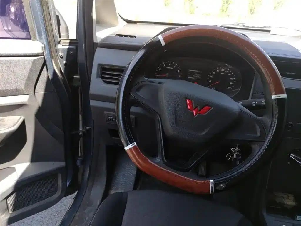 Wuling Hongguang PLUS 2020 1.5L Manual Standard 5-Seater — миниатюра 3