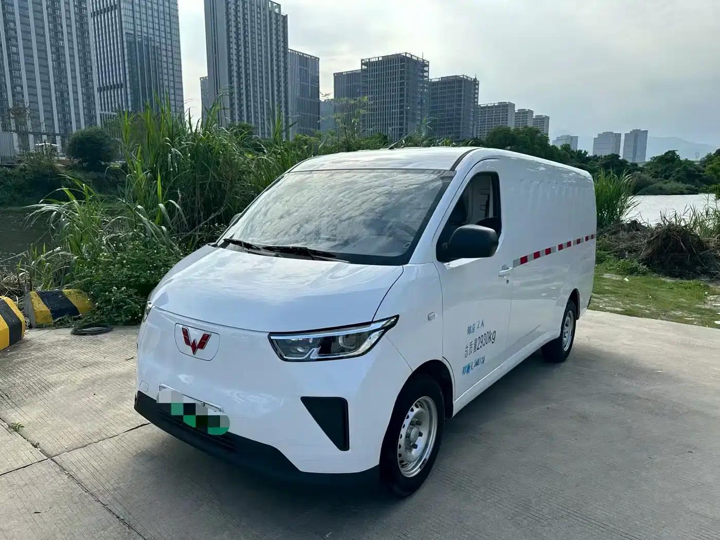 Wuling Yangguang 2024 Model 300km Practical Closed-Window Version 60kW — миниатюра 3