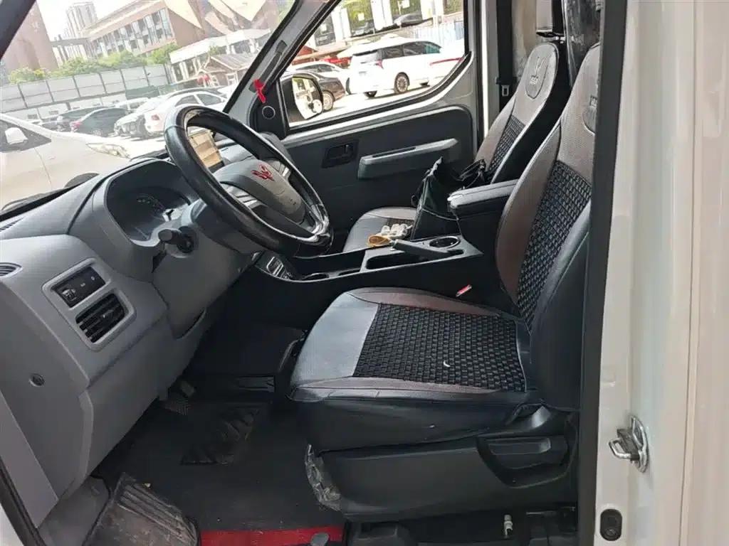 Wuling Yangguang 2024 Model 300km Comfort Bus Version 75kW — миниатюра 15