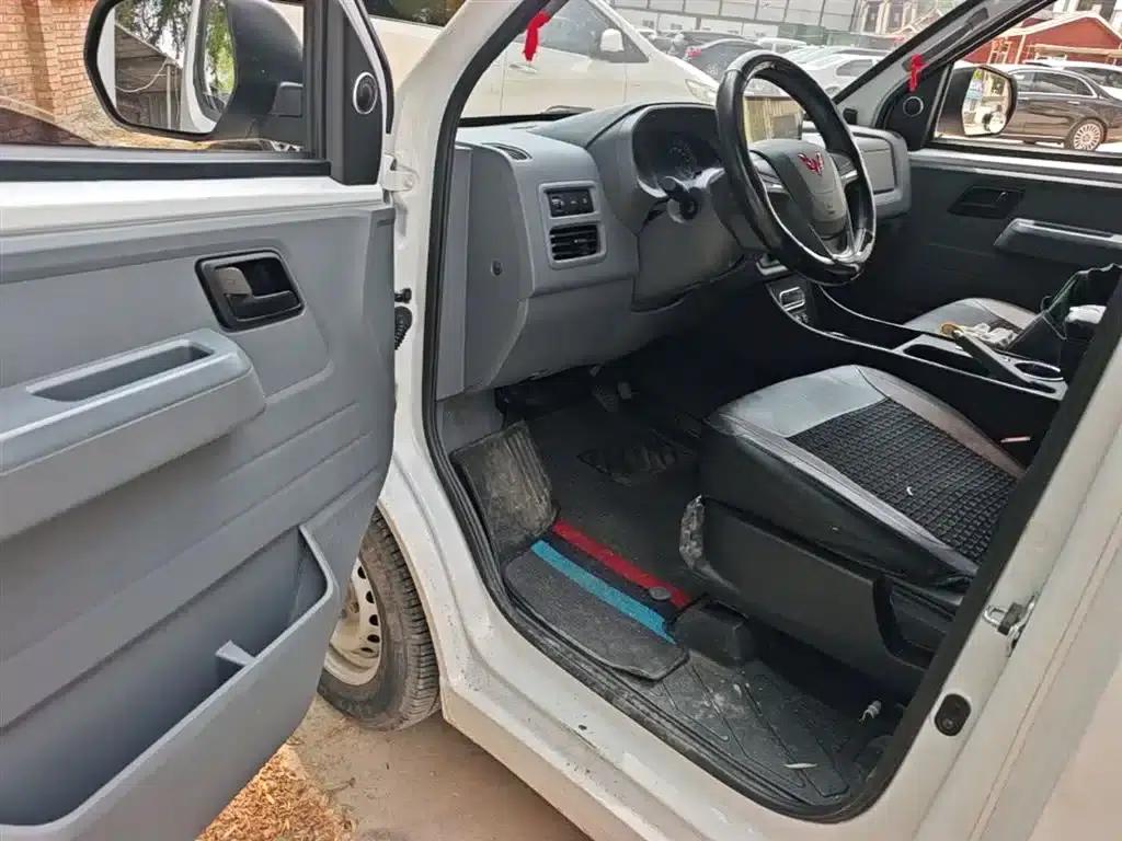 Wuling Yangguang 2024 Model 300km Comfort Bus Version 75kW — миниатюра 16