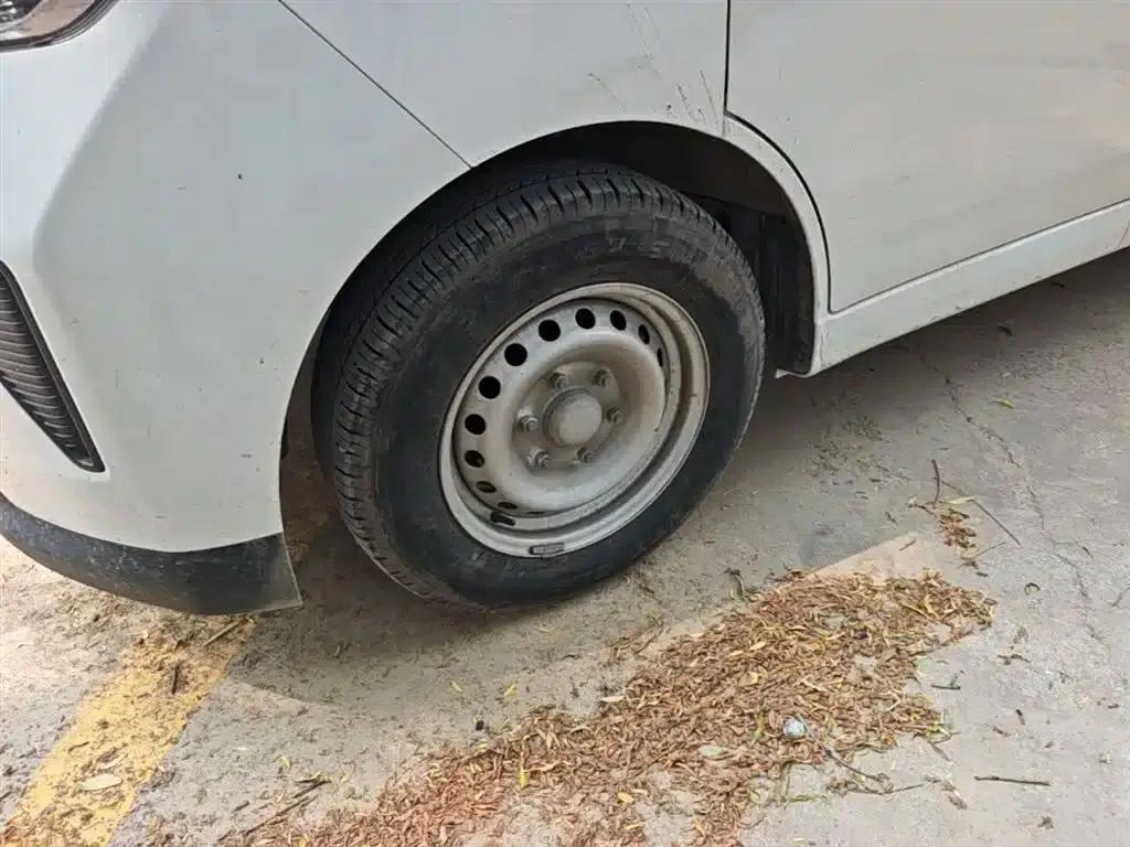 Wuling Yangguang 2024 Model 300km Comfort Bus Version 75kW — миниатюра 23