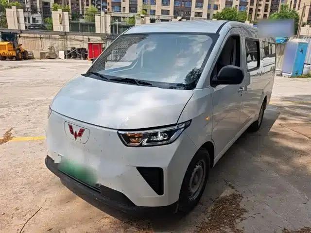 Wuling Yangguang 2024 Model 300km Comfort Bus Version 75kW