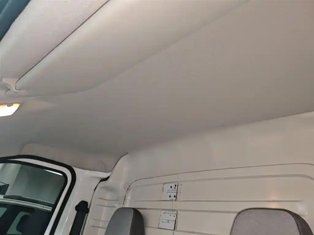 Wuling Yangguang 2024 Model 300km Comfort Edition with Closed Windows 60kW — миниатюра 18