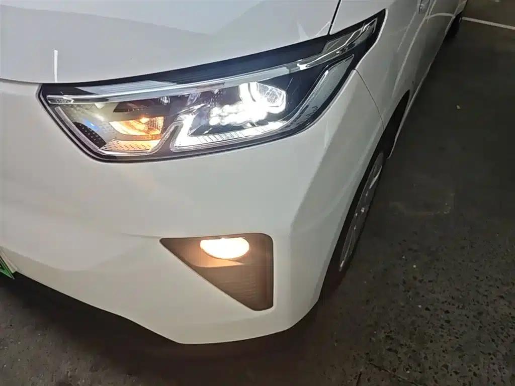 Wuling Yangguang 2024 Model 300km Comfort Edition with Closed Windows 60kW — миниатюра 24
