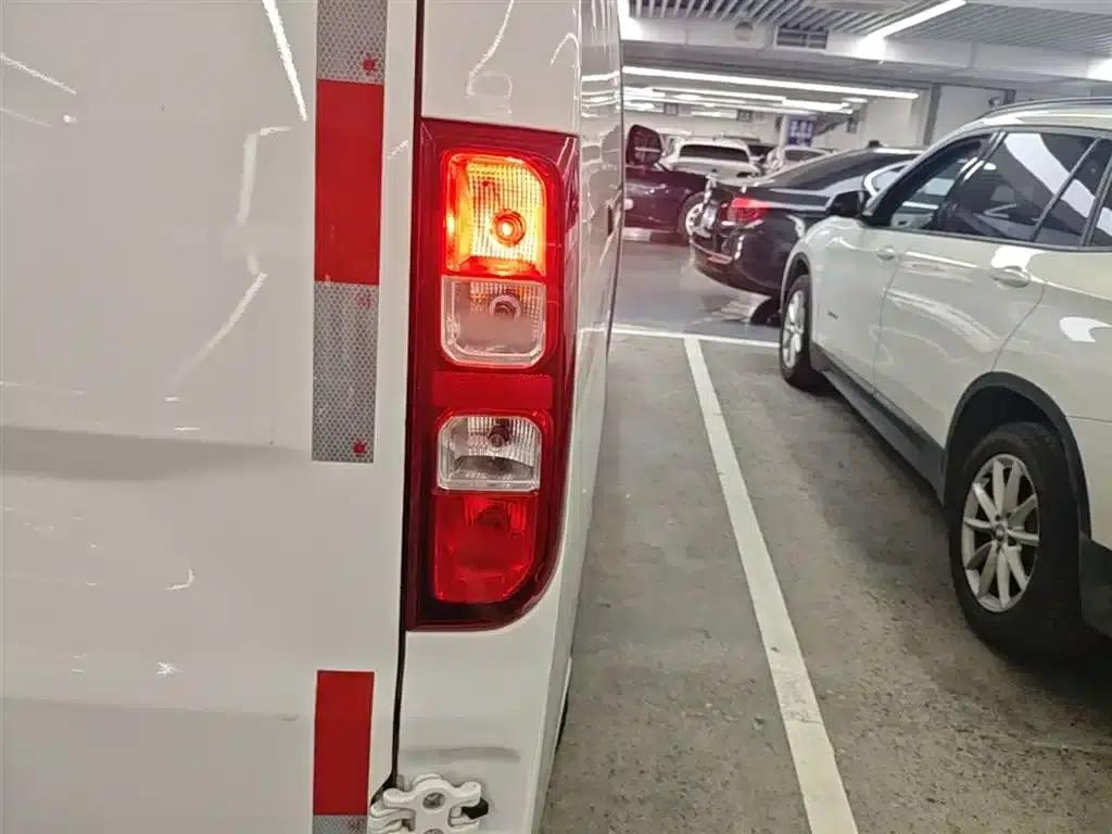 Wuling Yangguang 2024 Model 300km Comfort Edition with Closed Windows 60kW — миниатюра 8