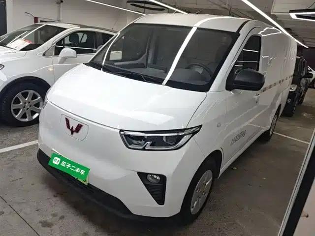 Wuling Yangguang 2024 Model 300km Comfort Edition with Closed Windows 60kW