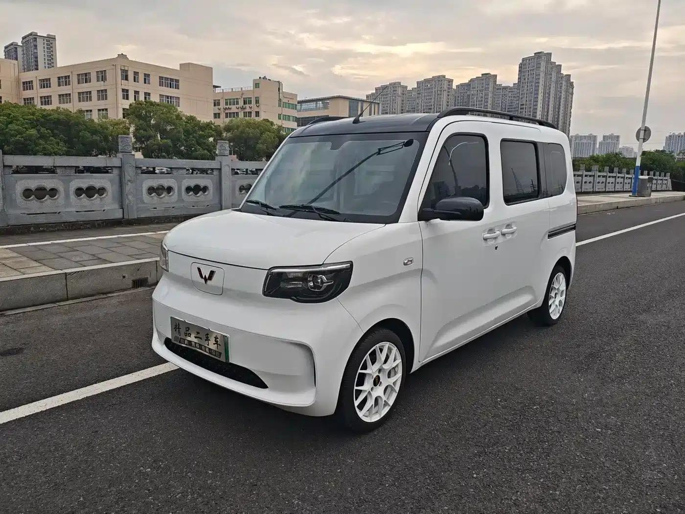 Wuling Sunshine New Energy 2025 Model 305km/h Progressive Edition — миниатюра 1