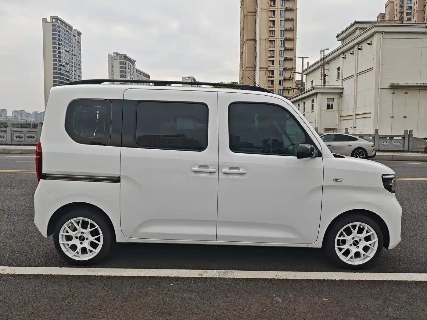 Wuling Sunshine New Energy 2025 Model 305km/h Progressive Edition — миниатюра 4