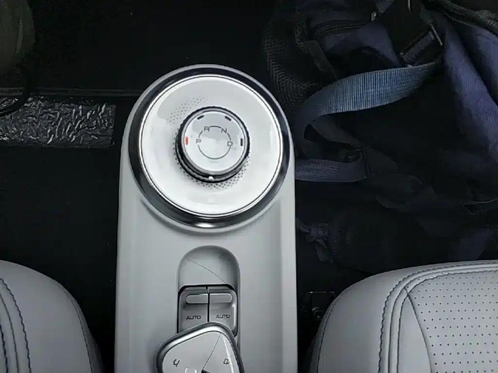 Wuling Air ev Clear Sky 2023 Model, Four-Seat - Advanced Edition — миниатюра 14