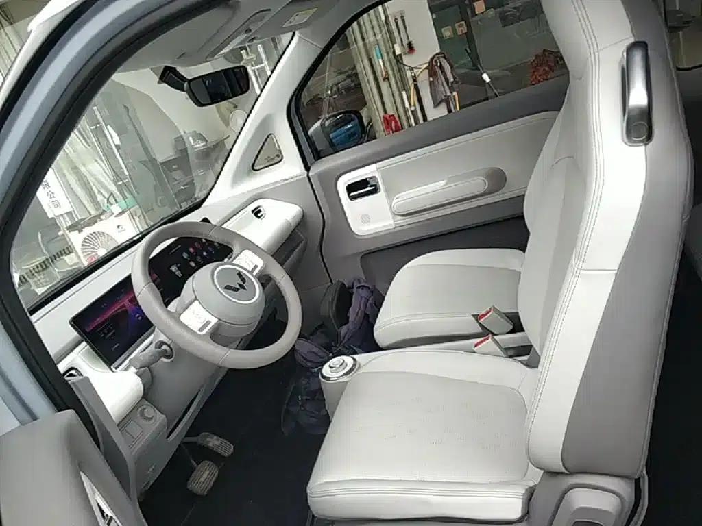 Wuling Air ev Clear Sky 2023 Model, Four-Seat - Advanced Edition — миниатюра 15