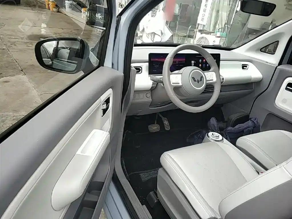 Wuling Air ev Clear Sky 2023 Model, Four-Seat - Advanced Edition — миниатюра 16