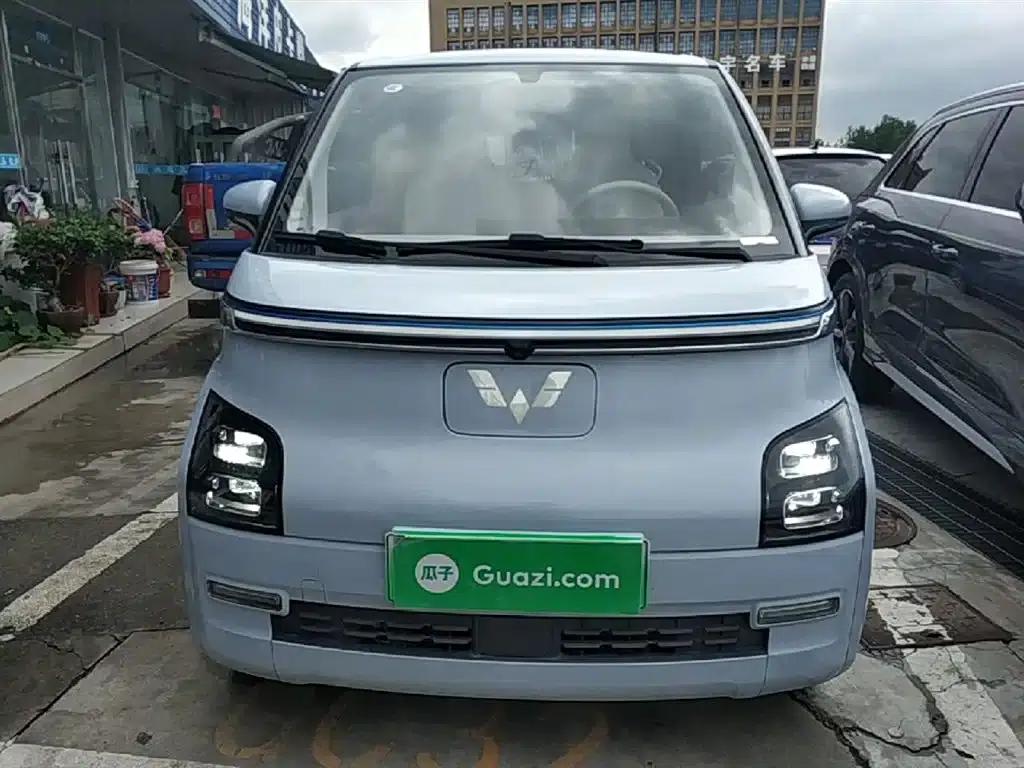 Wuling Air ev Clear Sky 2023 Model, Four-Seat - Advanced Edition — миниатюра 3