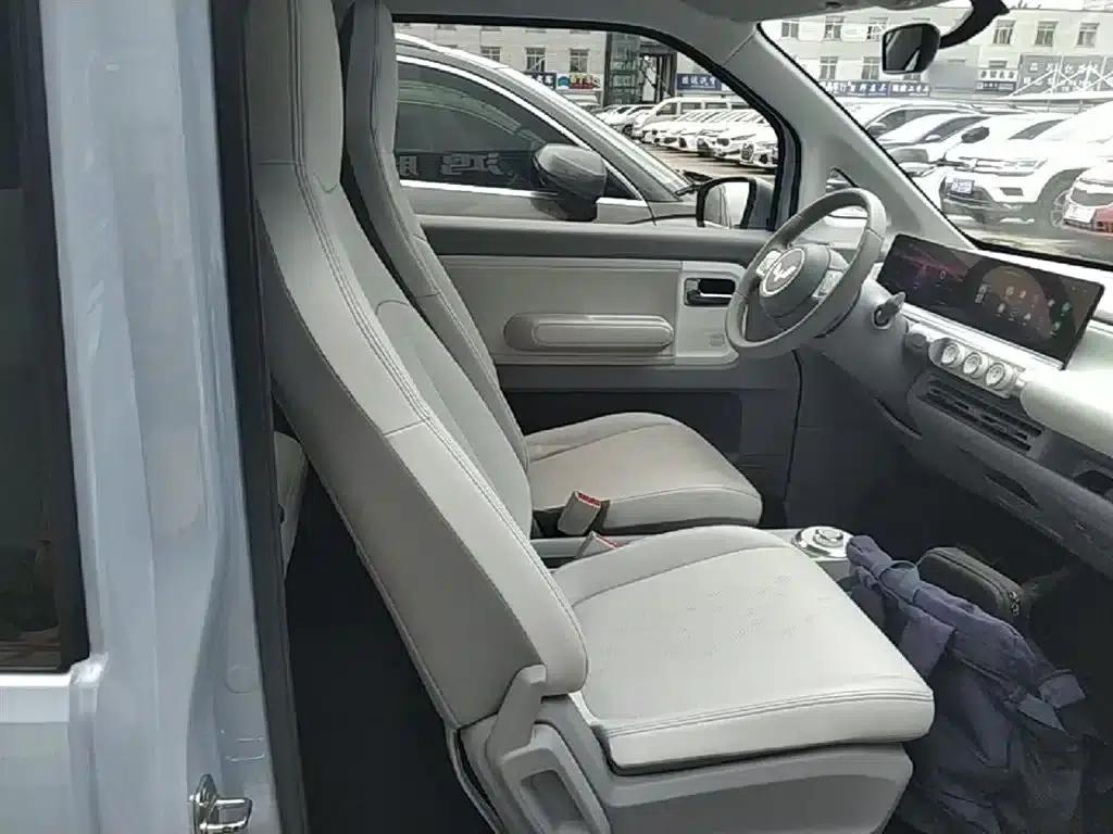 Wuling Air ev Clear Sky 2023 Model, Four-Seat - Advanced Edition — миниатюра 25