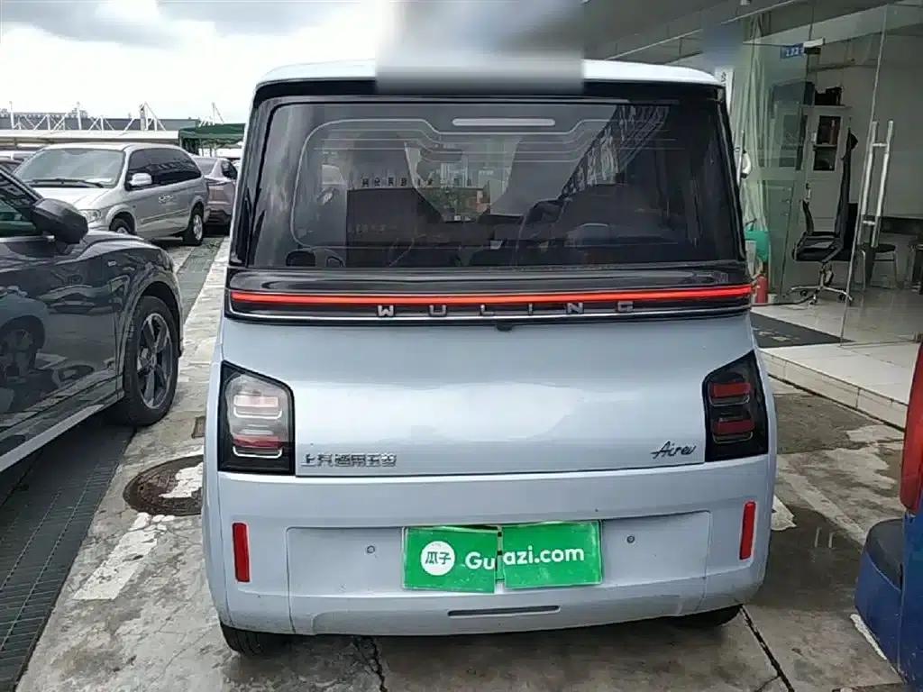 Wuling Air ev Clear Sky 2023 Model, Four-Seat - Advanced Edition — миниатюра 6