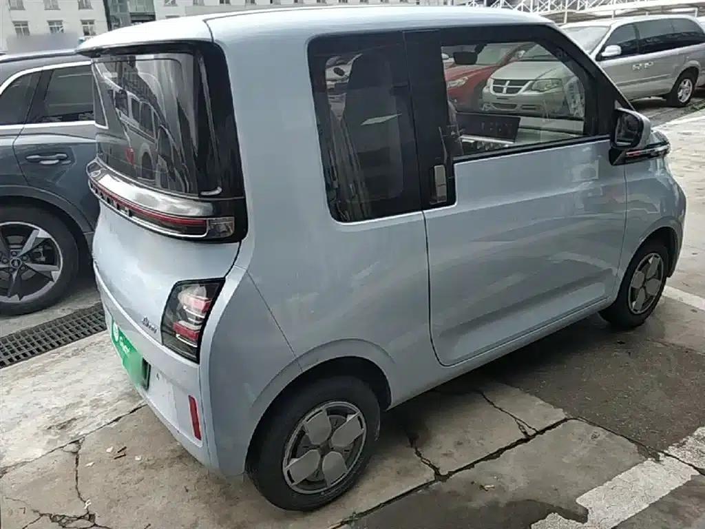 Wuling Air ev Clear Sky 2023 Model, Four-Seat - Advanced Edition — миниатюра 7