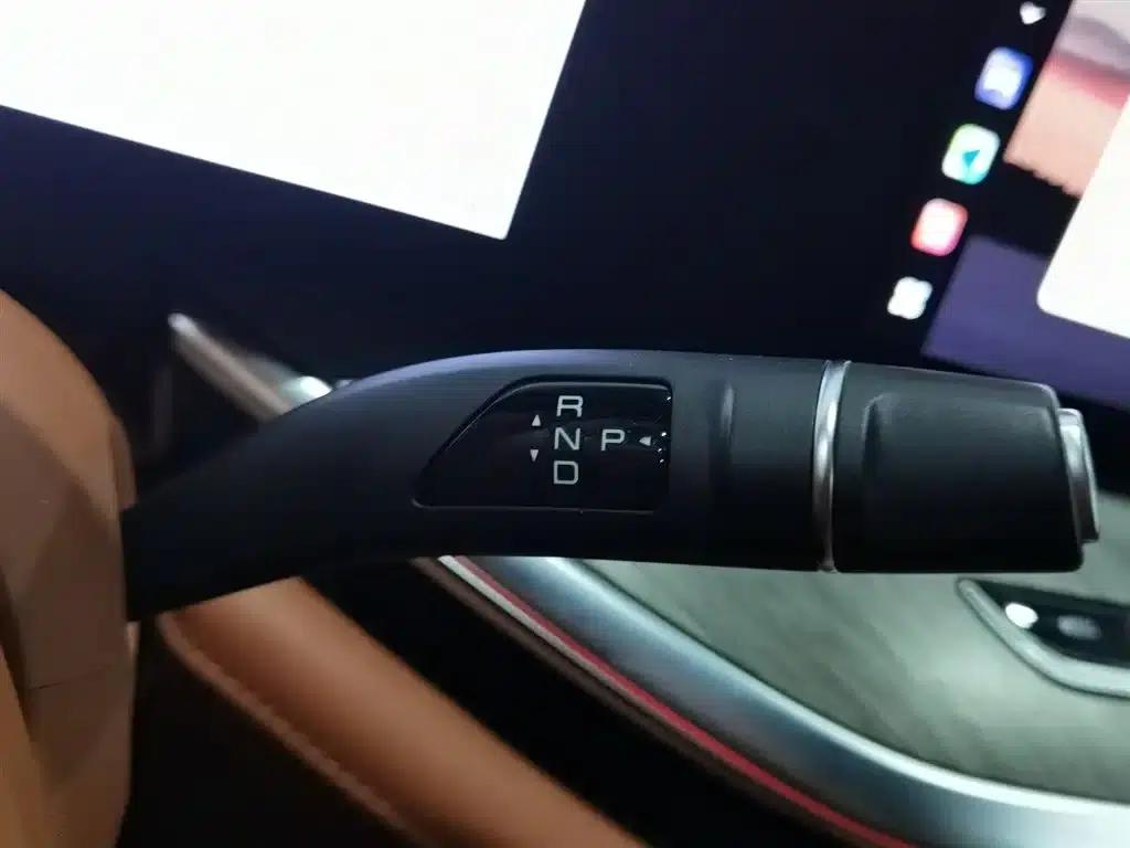 Weipai Lanshan 2023 Four-Wheel Drive Extended Range Edition — миниатюра 13