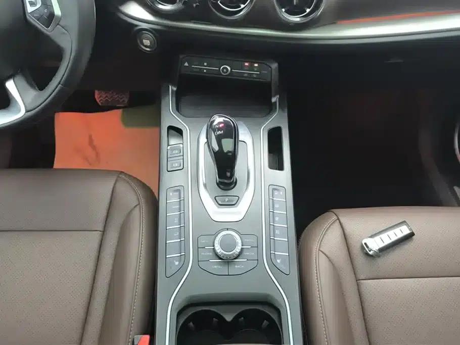 Weipai VV6 2021 2.0T 2WD Smart Protection+ — миниатюра 16
