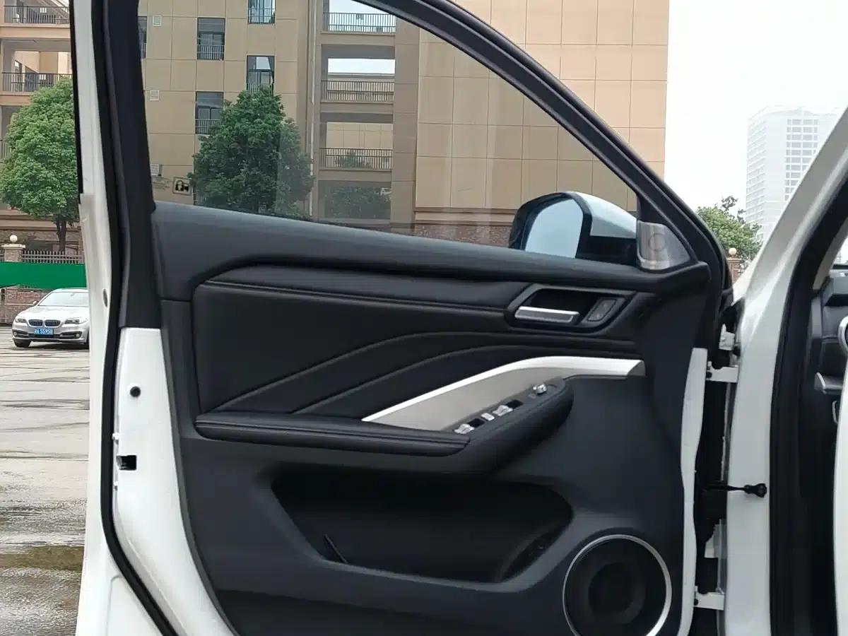 Weipai VV6 2021 2.0T 2WD Smart Protection+ — миниатюра 8