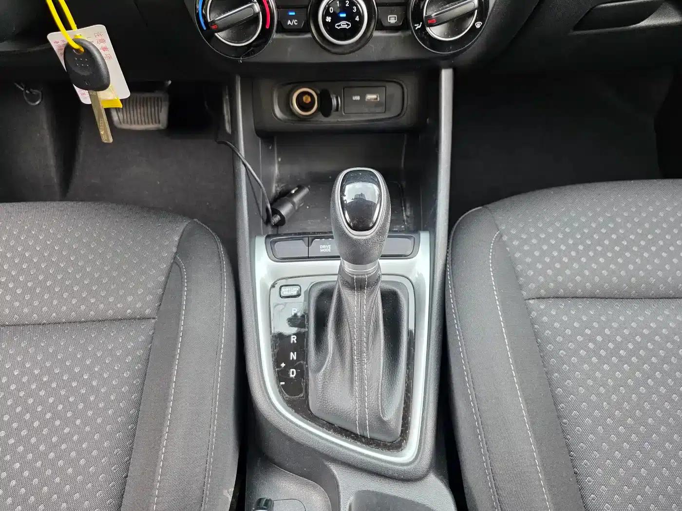 Hyundai Elantra 2020 1.6L Automatic GL Edition — миниатюра 13