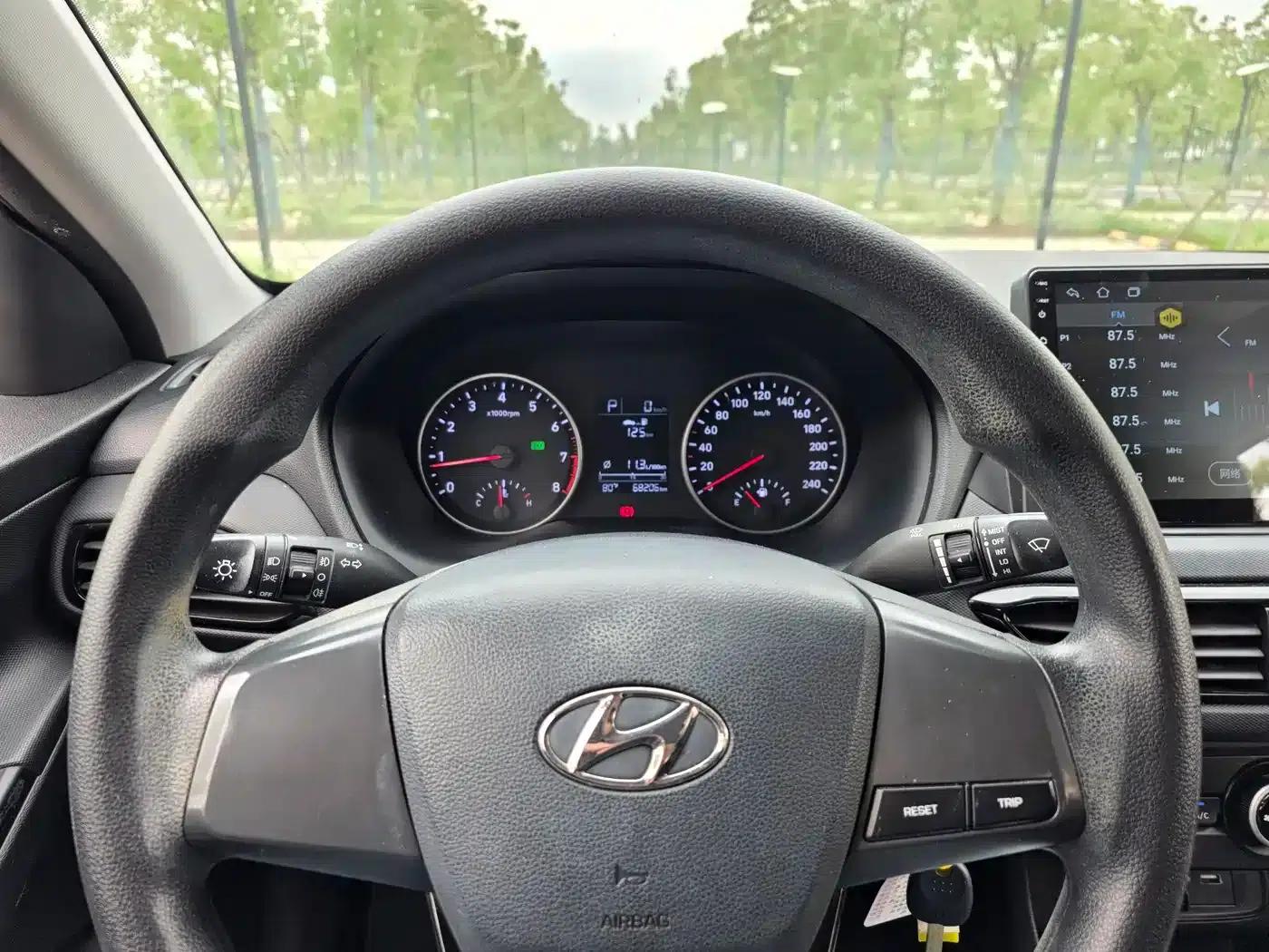 Hyundai Elantra 2020 1.6L Automatic GL Edition — миниатюра 19