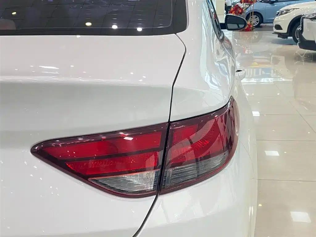 Hyundai Elantra 2020 1.6L Automatic GL Edition — миниатюра 15