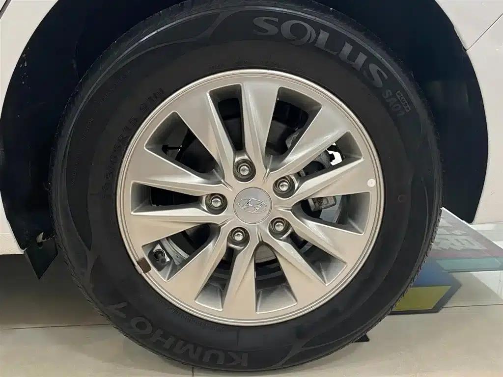 Hyundai Elantra 2020 1.6L Automatic GL Edition — миниатюра 16
