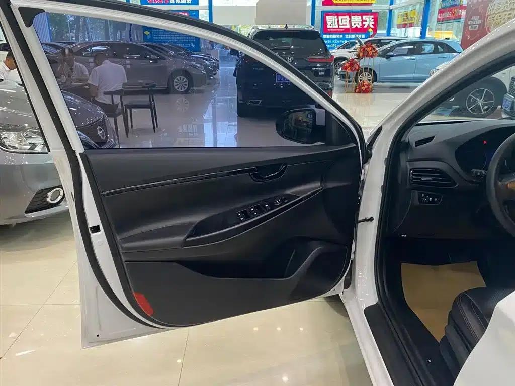 Hyundai Elantra 2020 1.6L Automatic GL Edition — миниатюра 4