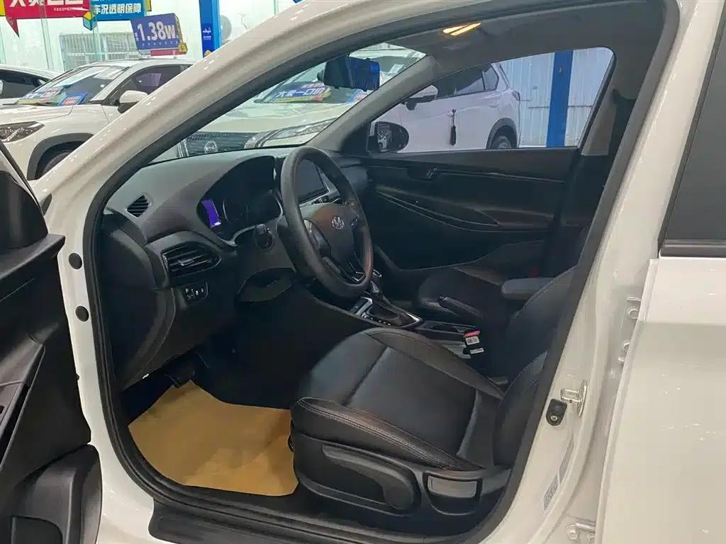 Hyundai Elantra 2020 1.6L Automatic GL Edition — миниатюра 7