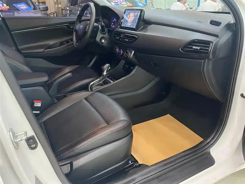 Hyundai Elantra 2020 1.6L Automatic GL Edition — миниатюра 10