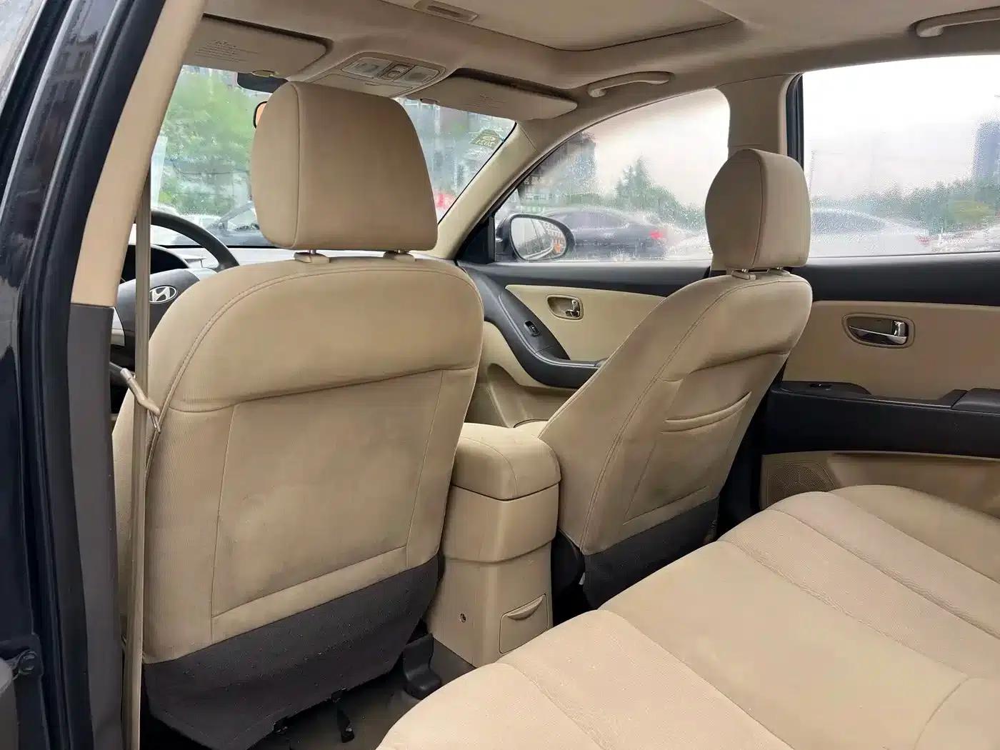 Hyundai Elantra 2010 1.6L MT GL — миниатюра 5