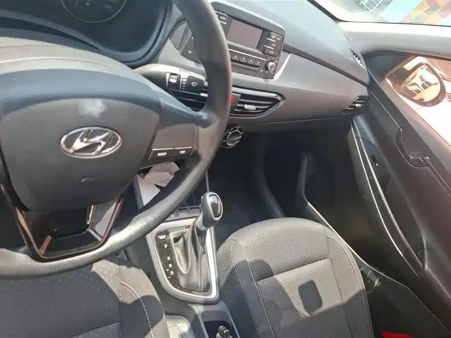Hyundai Elantra 2020 1.6L Automatic GL Edition — миниатюра 13