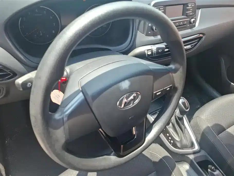 Hyundai Elantra 2020 1.6L Automatic GL Edition — миниатюра 15