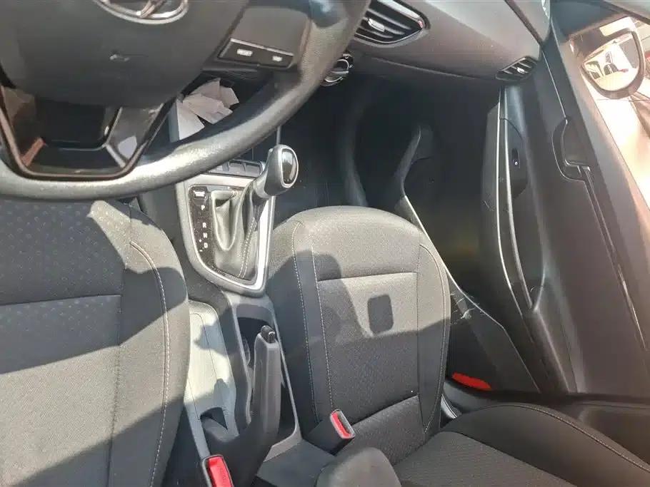 Hyundai Elantra 2020 1.6L Automatic GL Edition — миниатюра 16