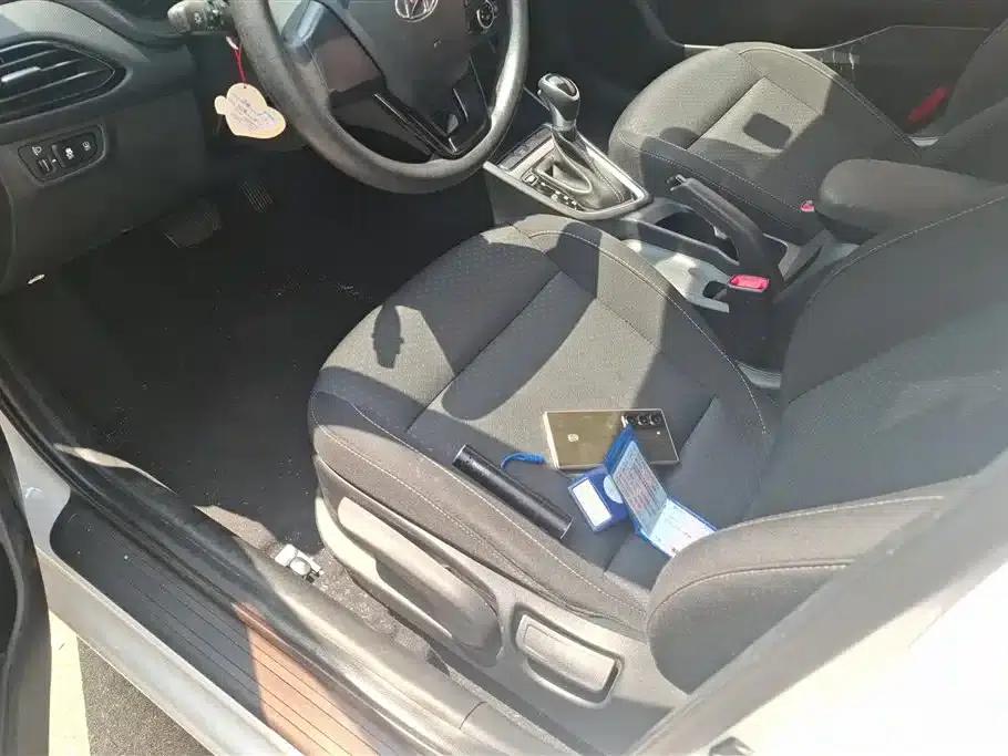 Hyundai Elantra 2020 1.6L Automatic GL Edition — миниатюра 9