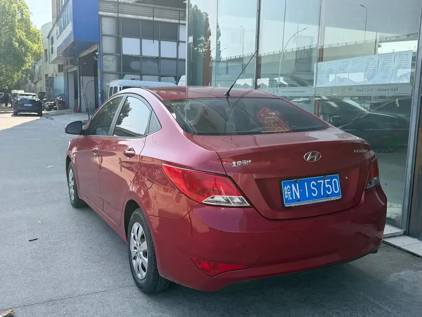 2014 Hyundai Reina 1.4L Manual Intelligent GLS — миниатюра 3