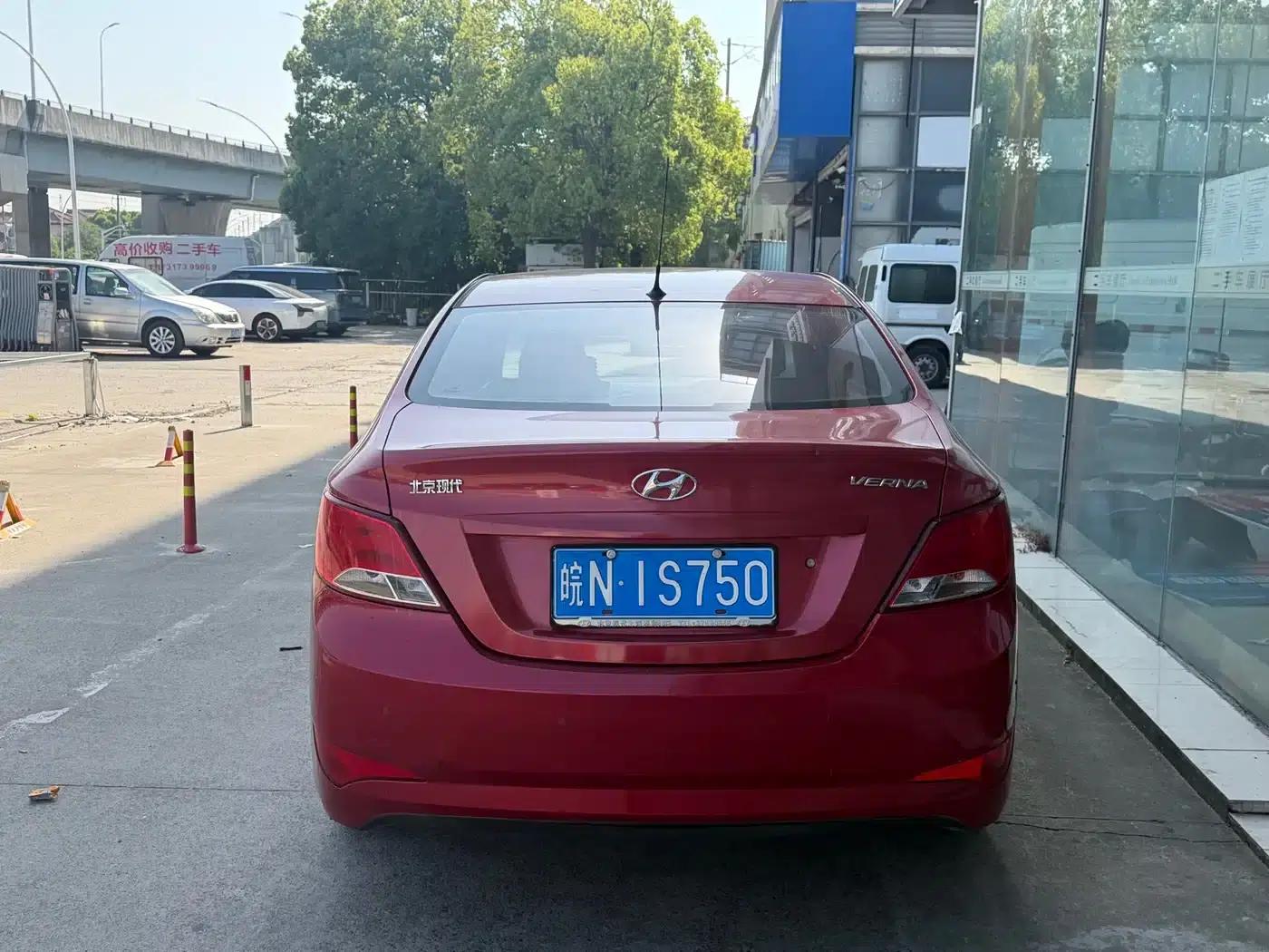 2014 Hyundai Reina 1.4L Manual Intelligent GLS — миниатюра 4