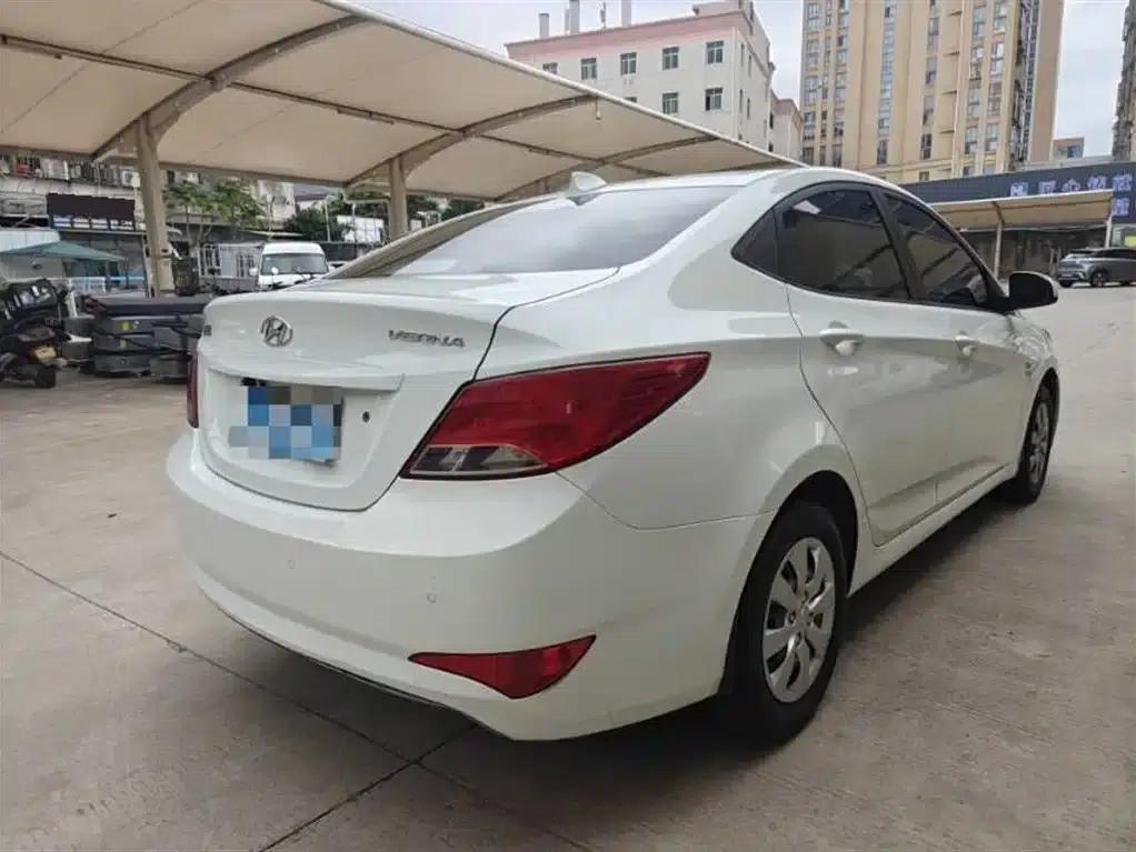 2014 Hyundai Reina 1.4L Manual Fashion GS — миниатюра 5
