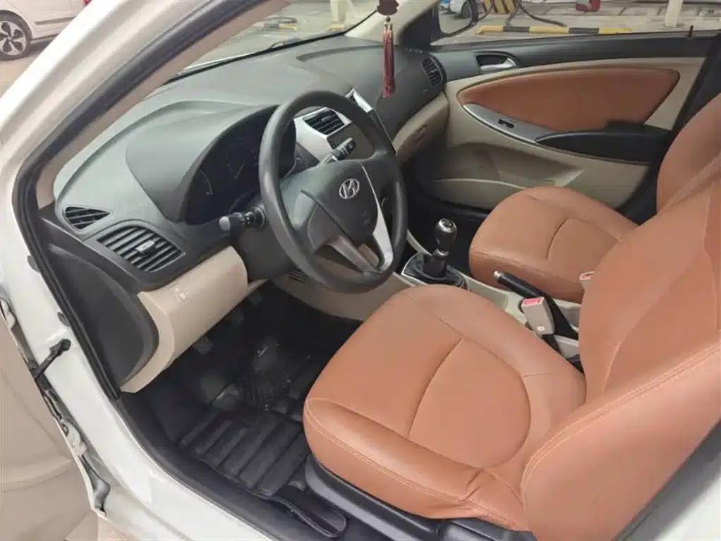 2014 Hyundai Reina 1.4L Manual Fashion GS — миниатюра 6