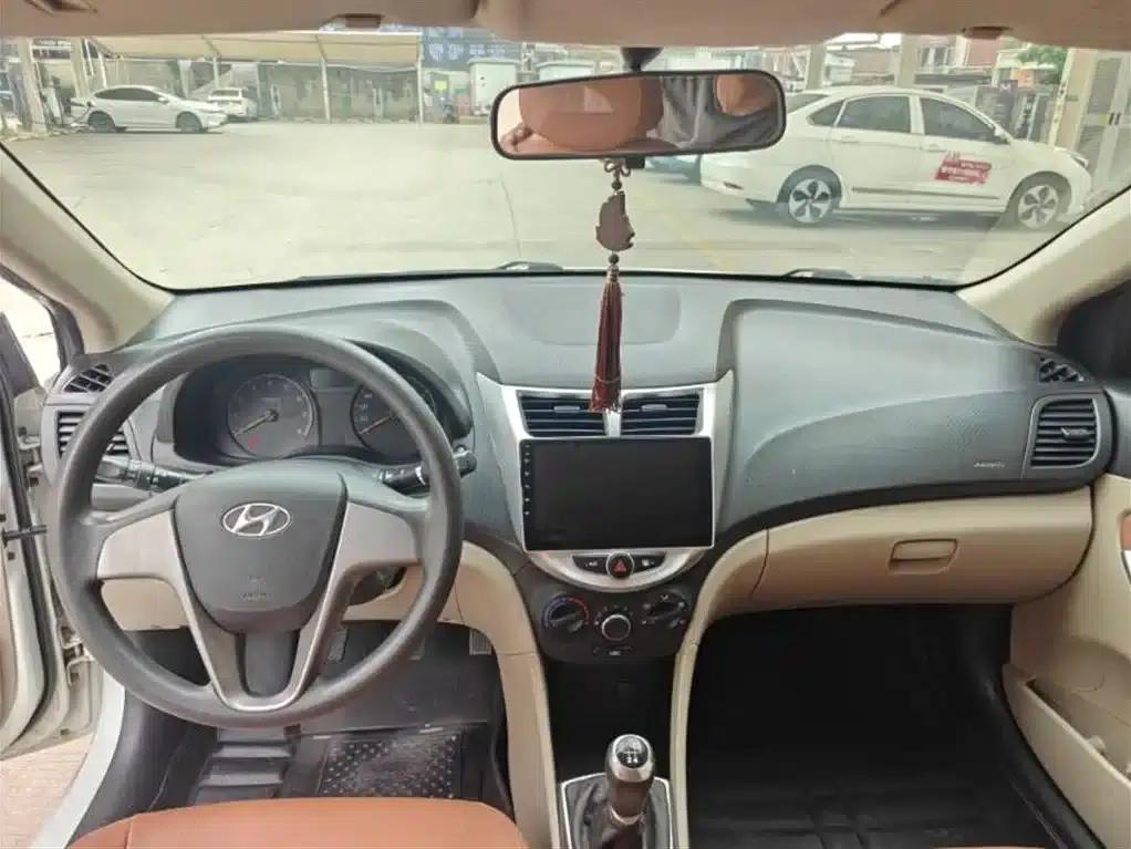 2014 Hyundai Reina 1.4L Manual Fashion GS — миниатюра 8